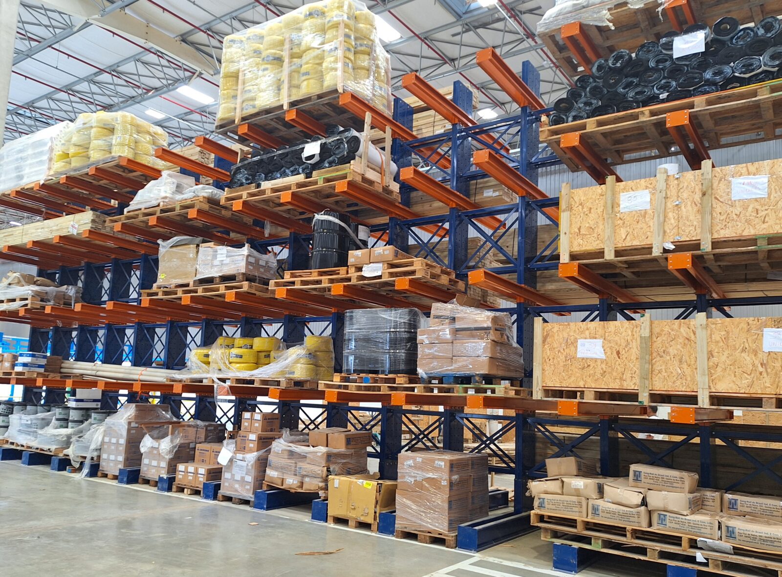 Cantilever ISMA soluciona armazenagem para construtora de wood frame
